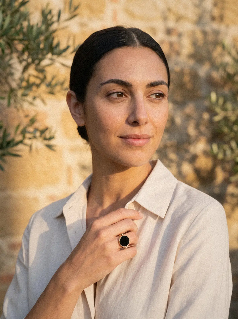Bague Aura - Onyx noir porté