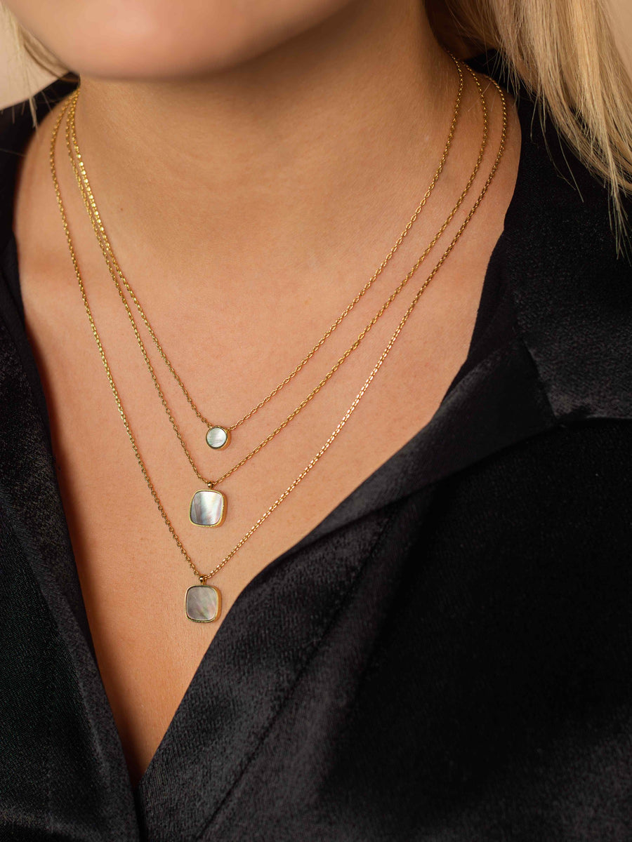 Photo Collier long Muse - Nacre grise - Variante 2