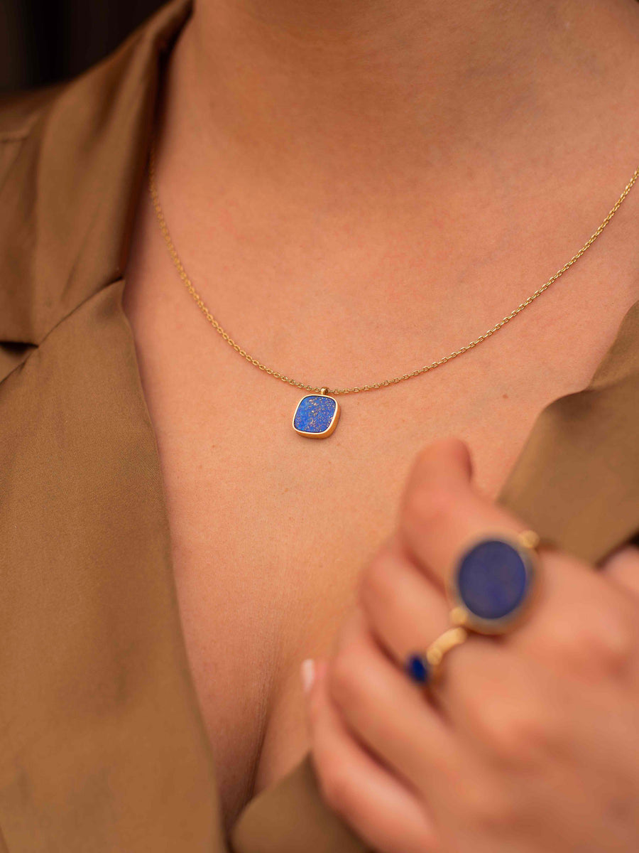 Photo modèle 1 - Collier Muse - Lapis-lazuli