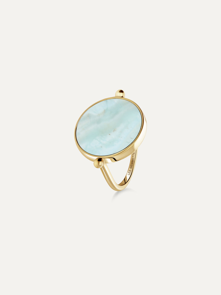 Bague aura en Larimar sur fond blanc