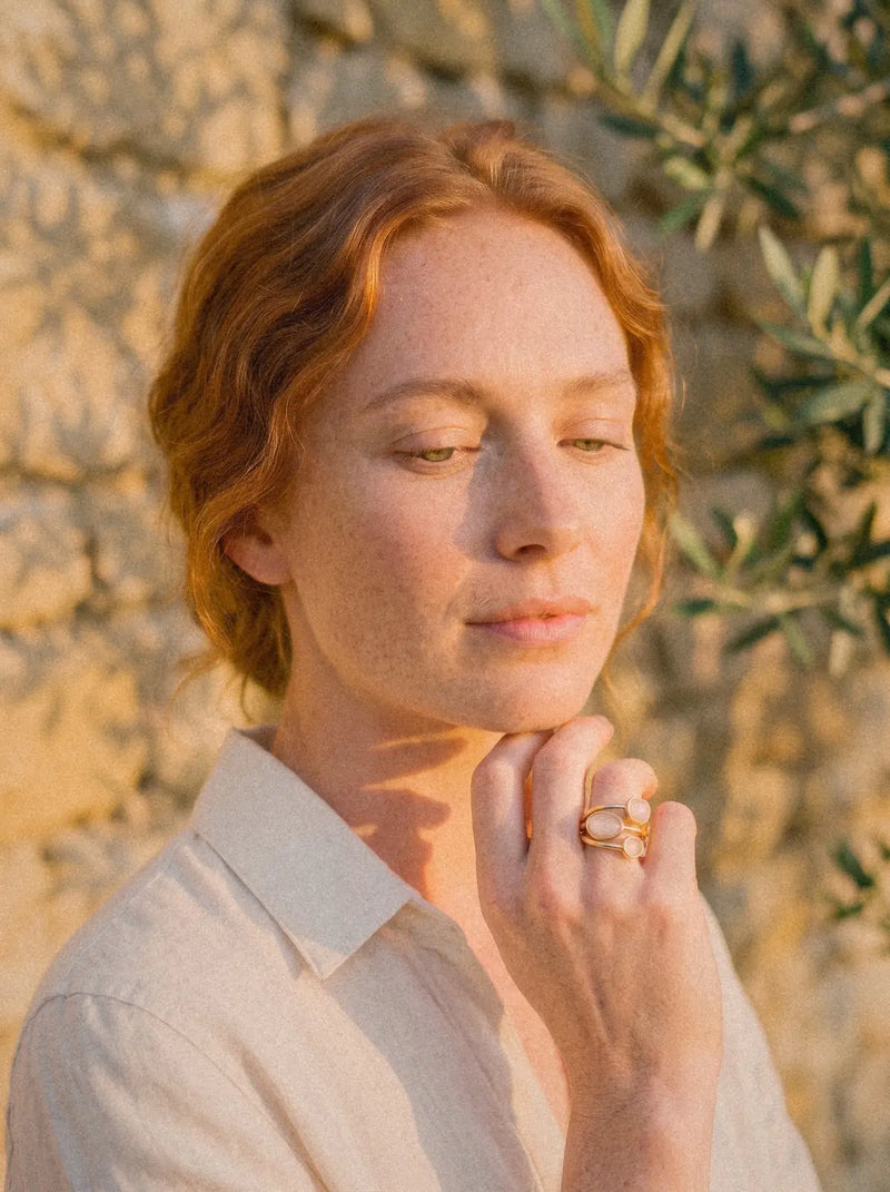 Bague Trio - Quartz rose porté