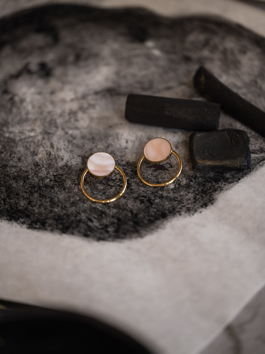 Photo Boucles d'oreilles Aura - Nacre rose - Variante 4