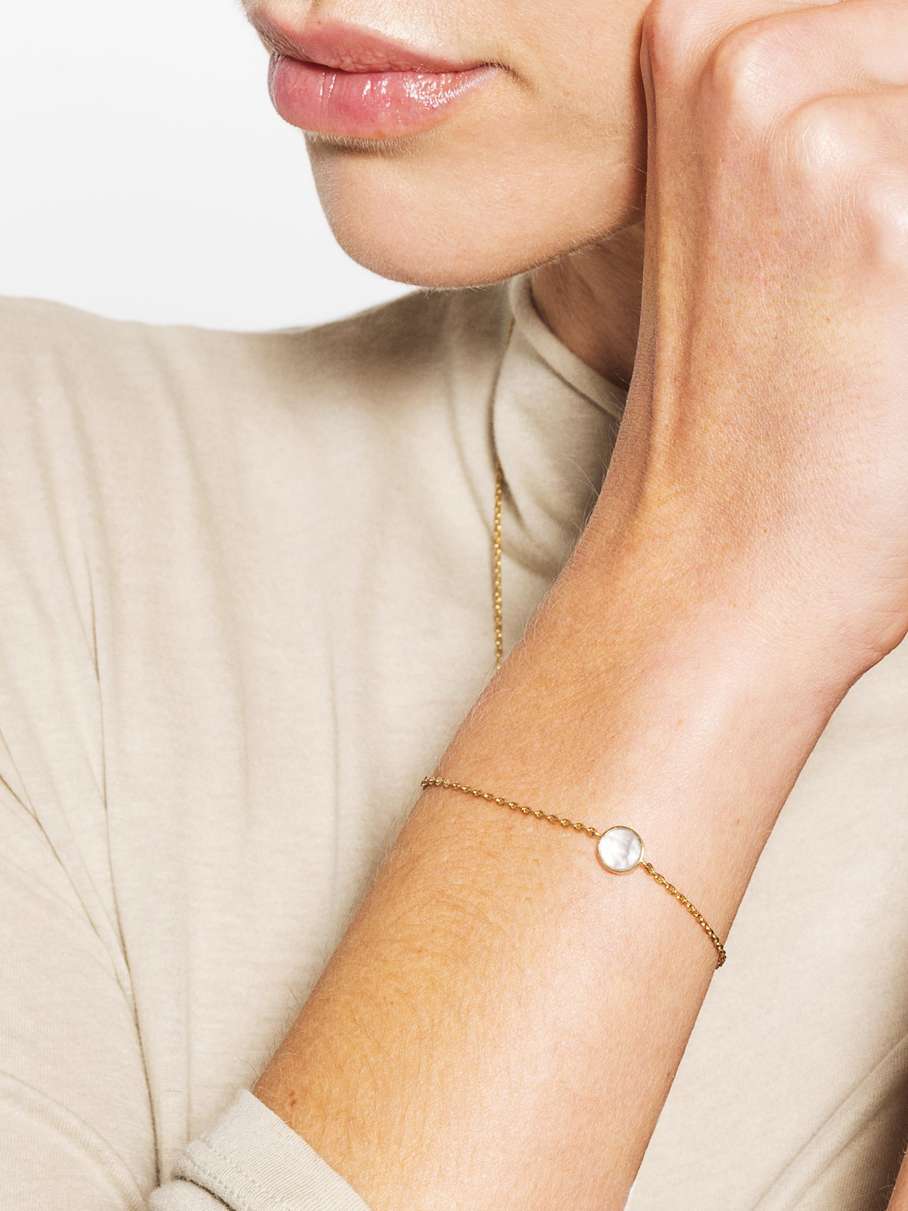 Lot de Bracelet nacre avec motif argenté et liens en couleur