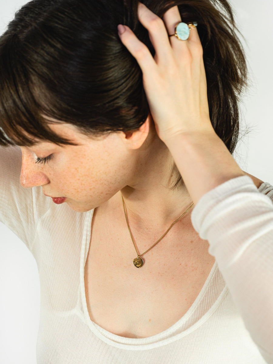 Photo modèle 3 - Collier Zodiaque - Verseau