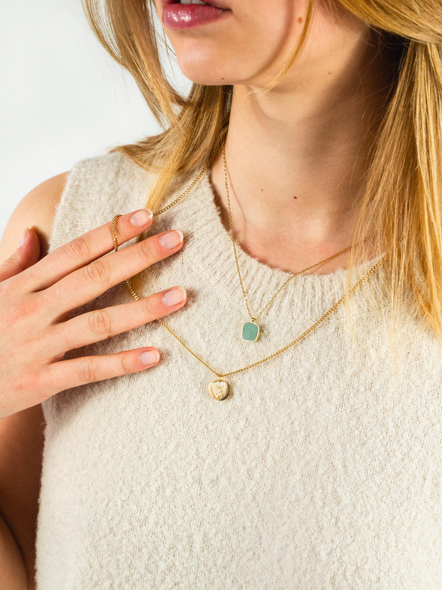 Photo modèle 3 - Collier Zodiaque - Vierge